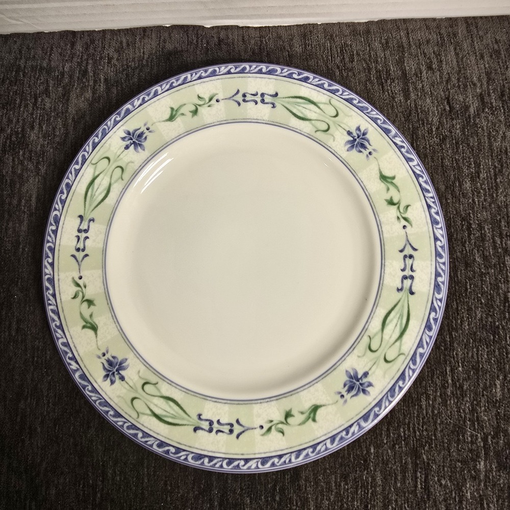 Mikasa French Iris L3230 Fine China Salad Plate 8.25 Inch Floral Blue Green